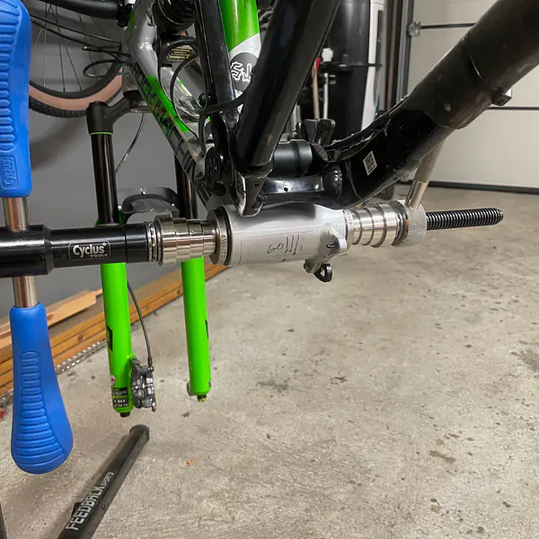 Celoodpružená elektrokola